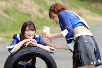 山本もえぎさん(左)、安西茉莉さん(右)