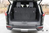 LX600 サードシート定員乗車時のラゲッジルーム