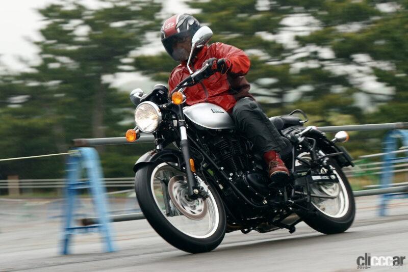 「ベネリの新型「インペリアーレ400」に試乗。のんびりバイク旅が楽しいネオレトロモデル」の3枚目の画像