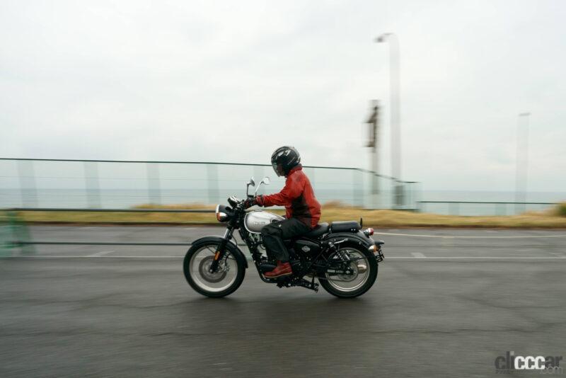「ベネリの新型「インペリアーレ400」に試乗。のんびりバイク旅が楽しいネオレトロモデル」の13枚目の画像