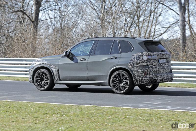 「BMW X5Mが大幅改良へ。フロントインテークには垂直バーと水平スラットを装備」の7枚目の画像
