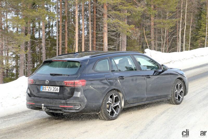 「中を覗けば巨大ディスプレイ。VWパサート次期型、車内を激写」の9枚目の画像