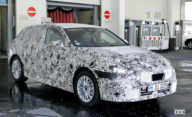 「BMW 1シリーズ改良型の巨大ディスプレイを激写」の3枚目の画像