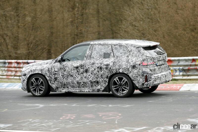 「市販型デザイン剥き出しで加速。BMW X1次期型最新プロトタイプ」の7枚目の画像