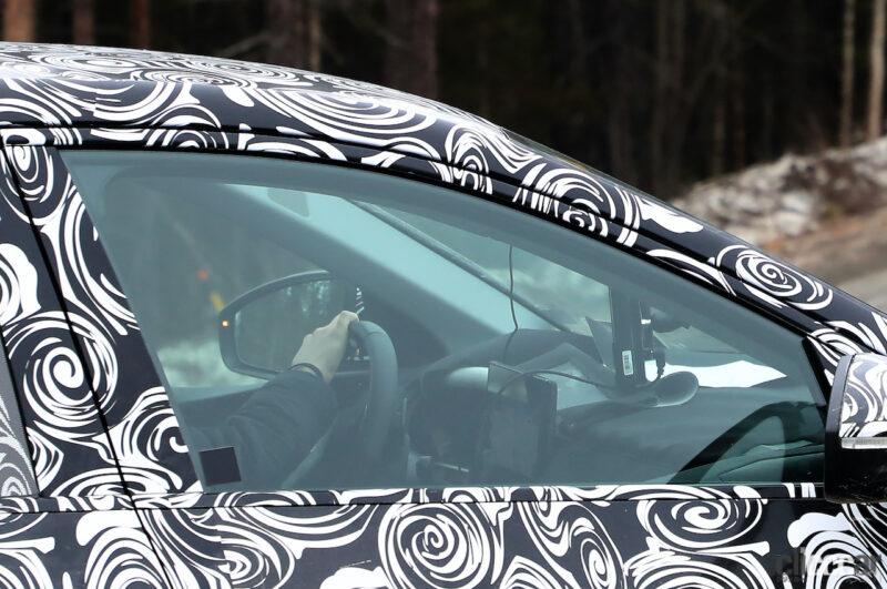 「アウディの新型電気SUV「Q6 e-tron」デザイン鮮明に。コックピットも見えた」の14枚目の画像