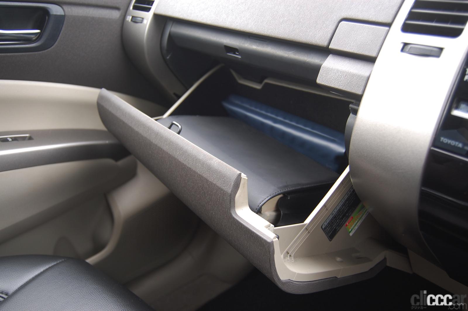 Caraircon Cleaning 09 画像 カーエアコンの嫌な臭いはフィルター洗浄だけで防げるかも フィルター交換を考える前にチェックしよう Clicccar Com