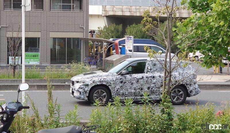 「読者は見た。BMW最小電気SUV「iX1」市販型の国内仕様を目撃」の2枚目の画像