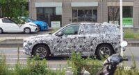 読者は見た。BMW最小電気SUV「iX1」市販型の国内仕様を目撃 - DSC_3782