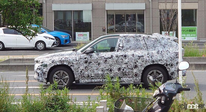 「読者は見た。BMW最小電気SUV「iX1」市販型の国内仕様を目撃」の3枚目の画像