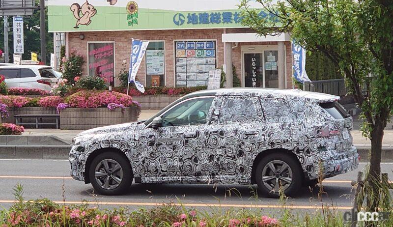 「読者は見た。BMW最小電気SUV「iX1」市販型の国内仕様を目撃」の4枚目の画像