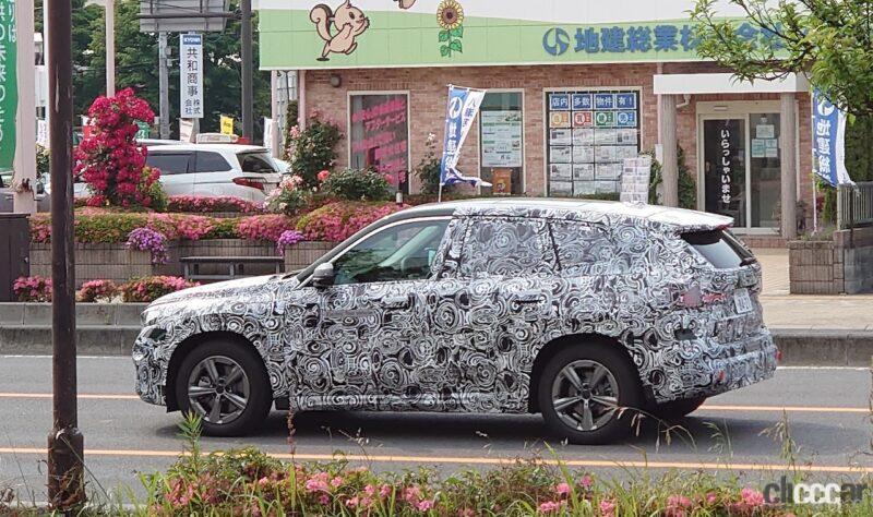 「読者は見た。BMW最小電気SUV「iX1」市販型の国内仕様を目撃」の5枚目の画像