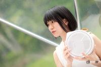 手元が映えるホワイトカラー