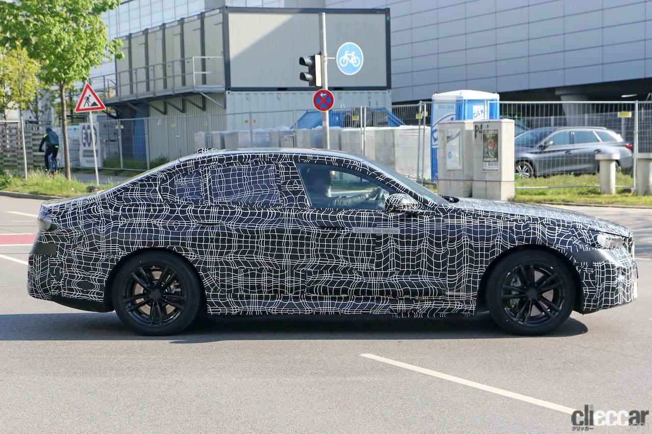 「内部も激写。BMW新型EVセダン「i5」、市販型のすべてを大公開」の11枚目の画像