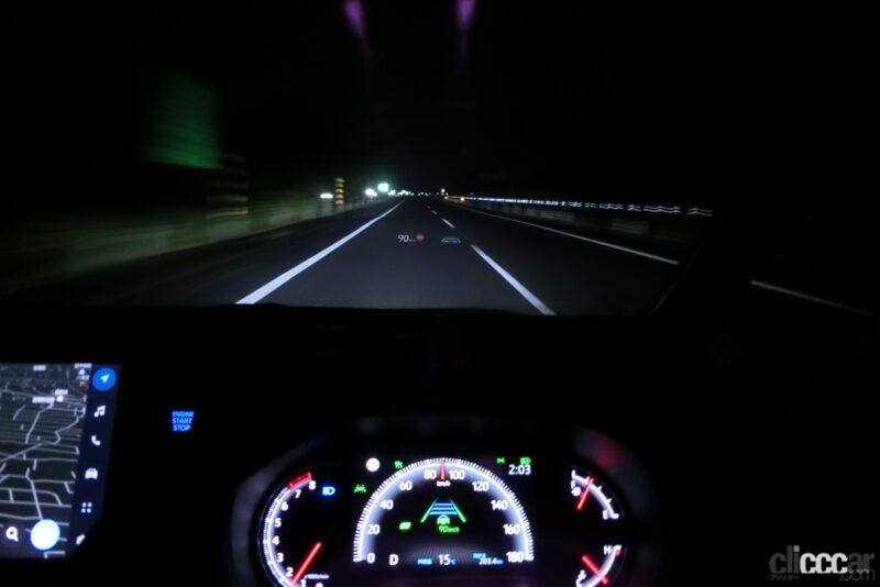 「新型ヴォクシーのアダプティブハイビームシステム（AHS）を試してみた【新車リアル試乗2-3 トヨタヴォクシー夜間LEDライト性能編】」の5枚目の画像