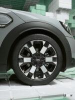 シックな内外装が魅力の特別仕様車「MINI Crosover Untamed Edition」をディーゼル、プラグインハイブリッドモデルに設定 - Web