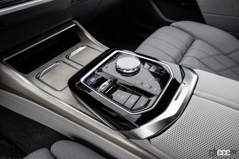 「全ドアを自動で開閉できる新型BMW 7シリーズが発売開始」の2枚目の画像