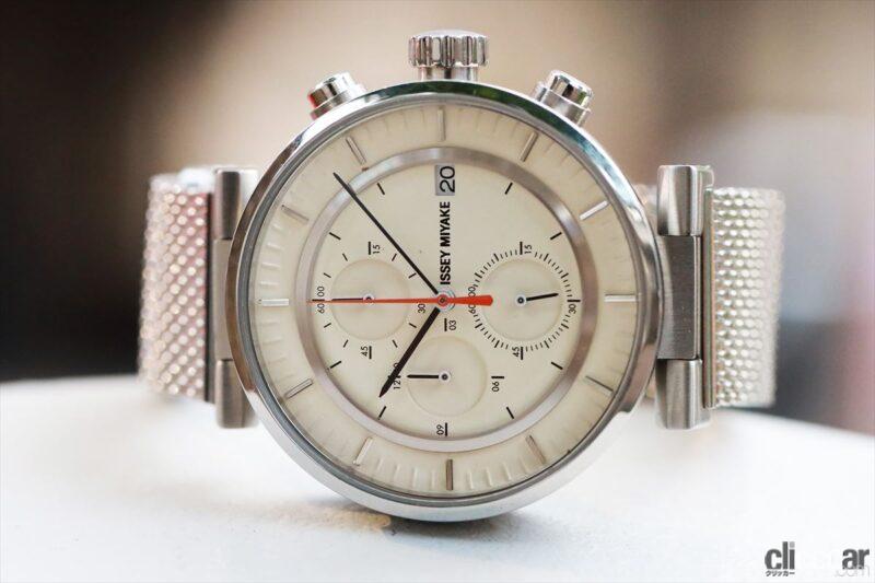 「歴史に残るカーデザイナーがデザインした腕時計」の4枚目の画像