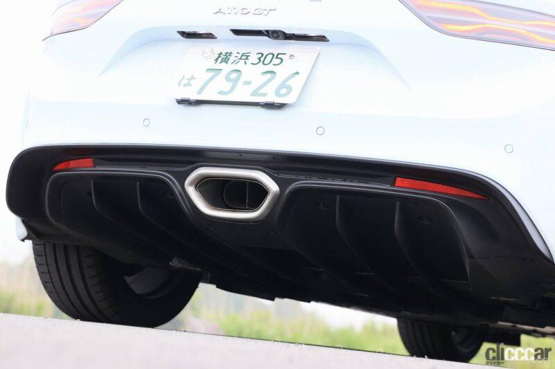「新型アルピーヌA110、走りに徹する「S」と普段使い可の「GT」を乗り比べた佐藤久実はどちらを選ぶ？」の5枚目の画像