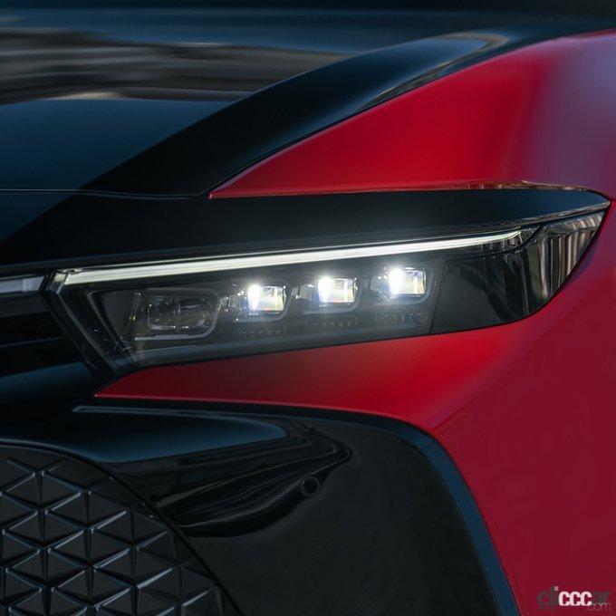 「トヨタ新型クラウンの顔、3連LEDヘッドライトを先行公開」の9枚目の画像