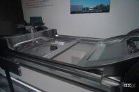 バッテリーは床下に敷き詰められる