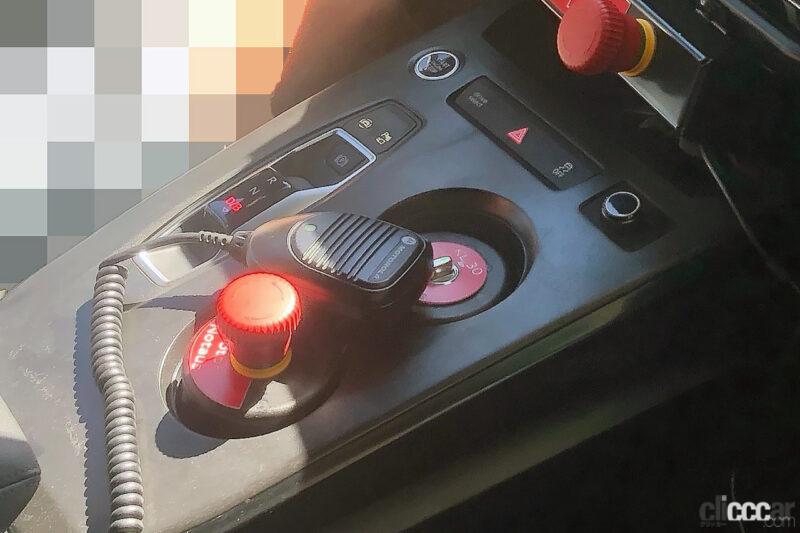 「アウディのパフォーマンスワゴン「RS4」次期型、コクピットを激写」の14枚目の画像
