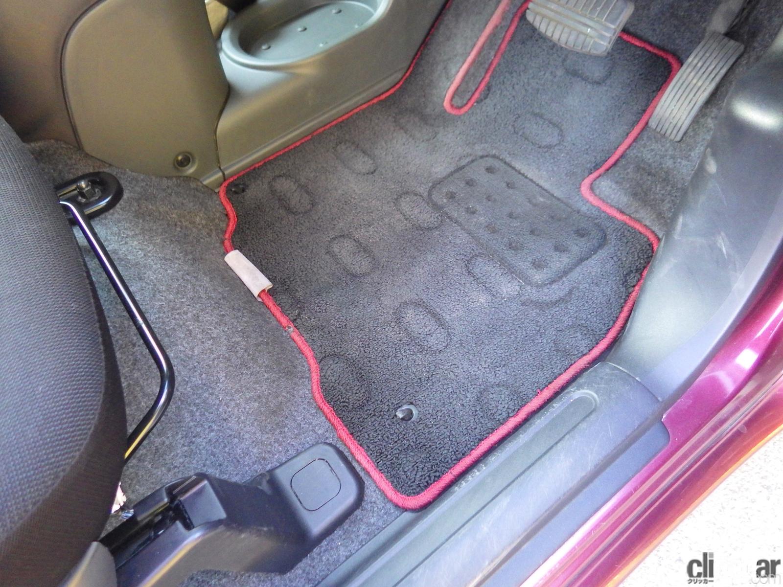 Car Flooddamege 01 画像 大雨でクルマが冠水 浸水した どうすべき 修理か廃車の判断は専門業者に任せるのが一番 Clicccar Com