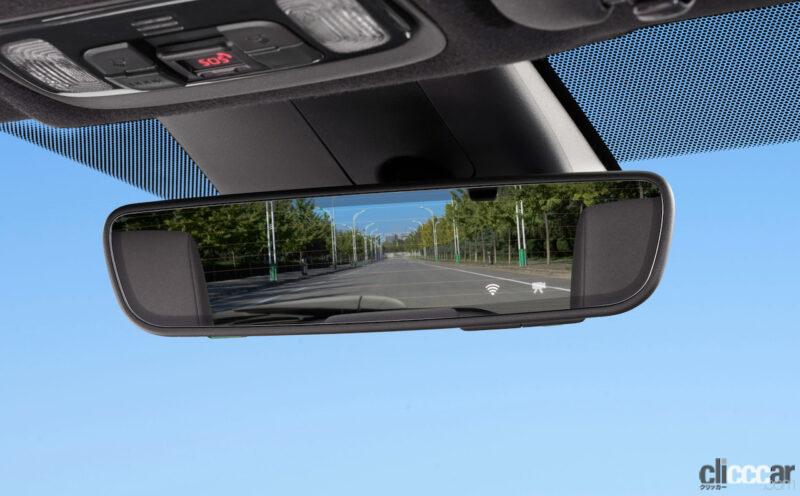 「トヨタ・ヤリスにドライブレコーダー付自動防眩インナーミラーをオプション設定」の1枚目の画像