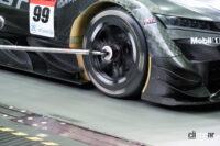 路面のベルトも200km/hで走行中