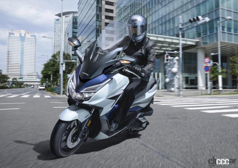 bike_tandem_01 画像|バイクで人気の「原付二種」と「軽二輪」。免許や交通ルール、税金の違いを比較 | clicccar.com