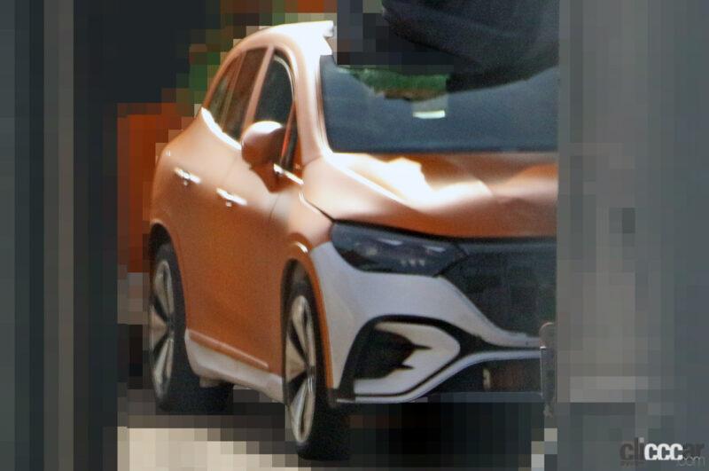 「メルセデス・ベンツ「EQE SUV」、キャビン内を先行公開」の1枚目の画像