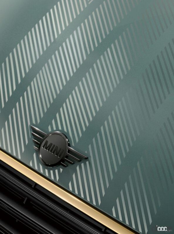 「MINIクラブマンにクロスオーバー専用色の「セージ・グリーン」をまとった特別仕様車「Untold Edition」を追加」の3枚目の画像