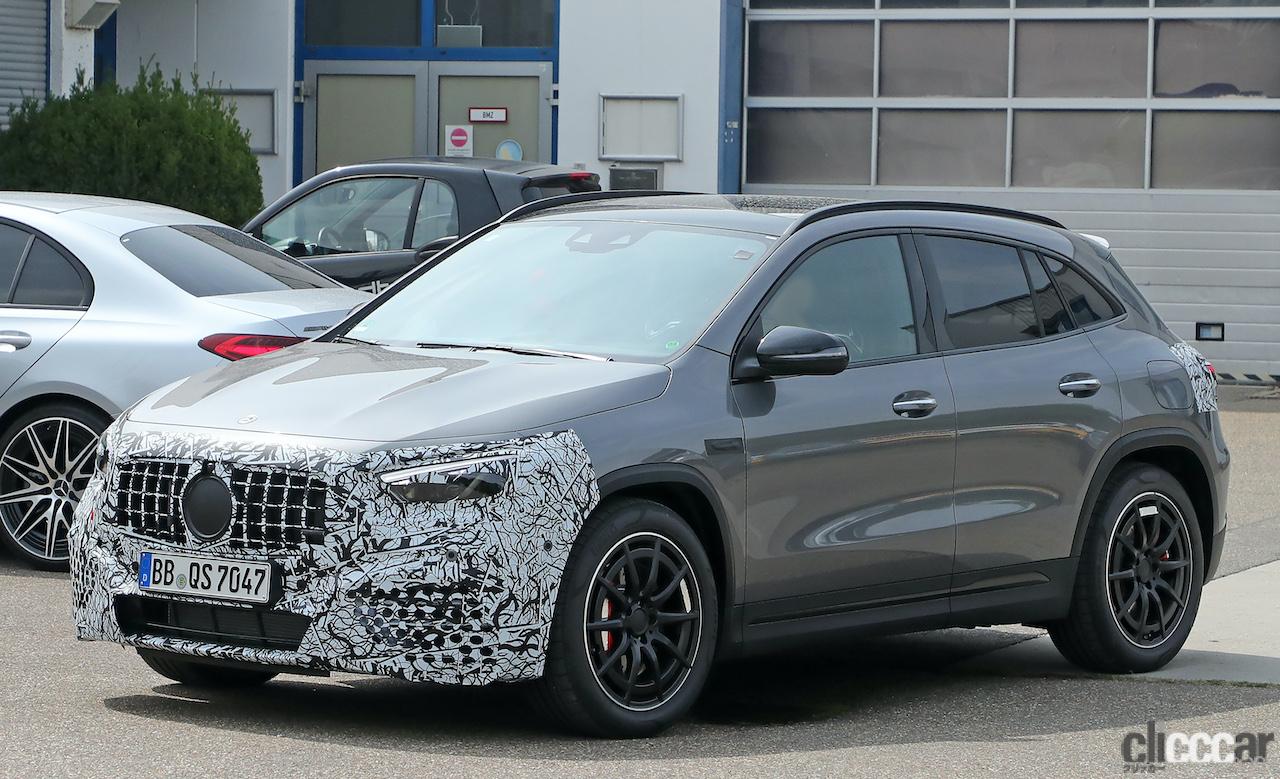 メルセデス・ベンツGLA改良型、416馬力の最強モデル・AMG「45」を初スクープ | clicccar.com
