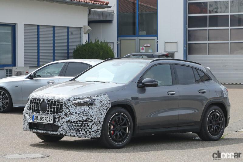 「メルセデス・ベンツGLA改良型、416馬力の最強モデル・AMG「45」を初スクープ」の3枚目の画像
