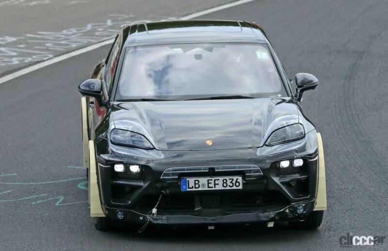 「ポルシェ マカンEVがド迫力ホイールエクステンション初装着。最大700馬力、航続距離は500km以上」の1枚目の画像