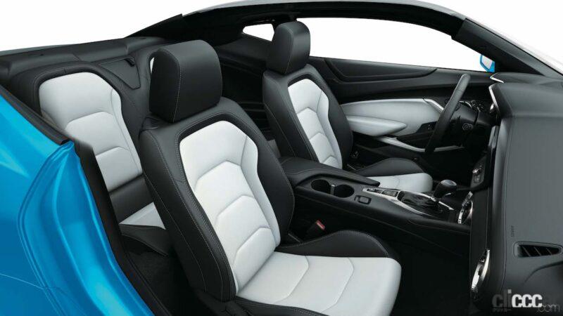 「ラピッドブルーとブラックのストライプが際立つ20台限定の「シボレー カマロ RAPID BLUE EDITION」が発売」の5枚目の画像