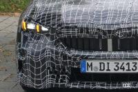 新グリルもヘッドライトも丸わかり。BMW 5シリーズ次期型、最新プロトタイプをスクープ - BMW 5 Series less camo 5