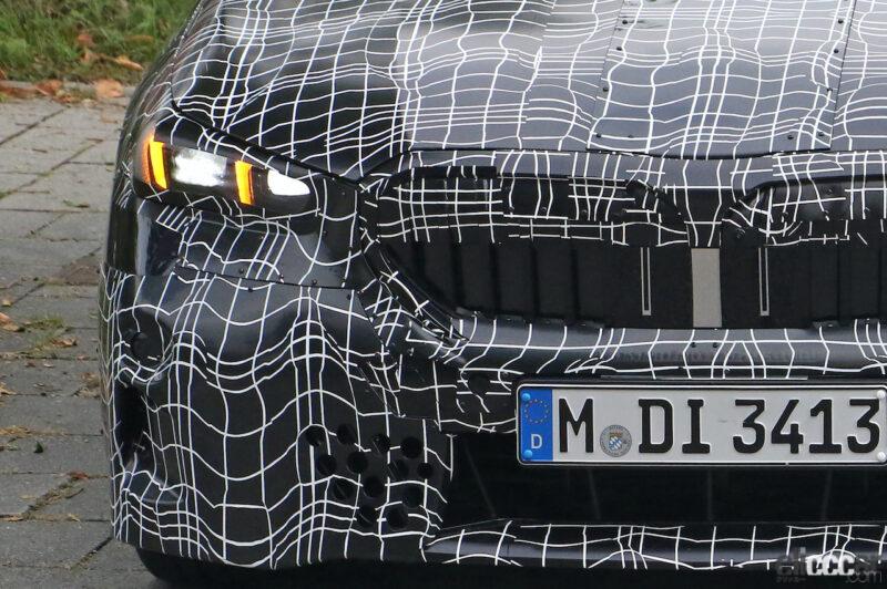 「新グリルもヘッドライトも丸わかり。BMW 5シリーズ次期型、最新プロトタイプをスクープ」の1枚目の画像