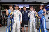 ポールポジションのWedsSport ADVAN GR Supra、ドライバーと監督