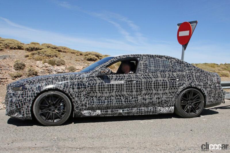 「超攻撃的フロントバンパーお披露目。BMW M5次期型、驚愕の電動パワーを装備」の6枚目の画像
