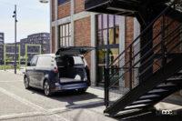 フォルクスワーゲン ID.Buzzカーゴのリヤビュー。テール開