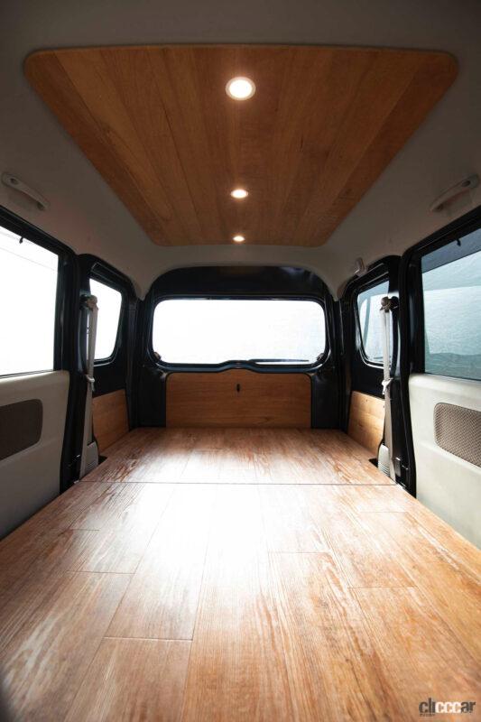 「新型の軽キャン「VanBaseエブリイ」は、シンプル構造で普段使いと車中泊に対応する2WAY仕様」の4枚目の画像