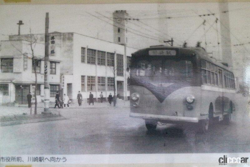 「バスに見えて実は電車？排ガスを出さない電動車両「トロリーバス」の数少ない実存車体が川崎にあった」の6枚目の画像