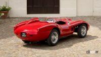 英国のリトル・カー・カンパニーが製造した電動ミニチュアカー、フェラーリ テスタロッサ J。リヤビュー