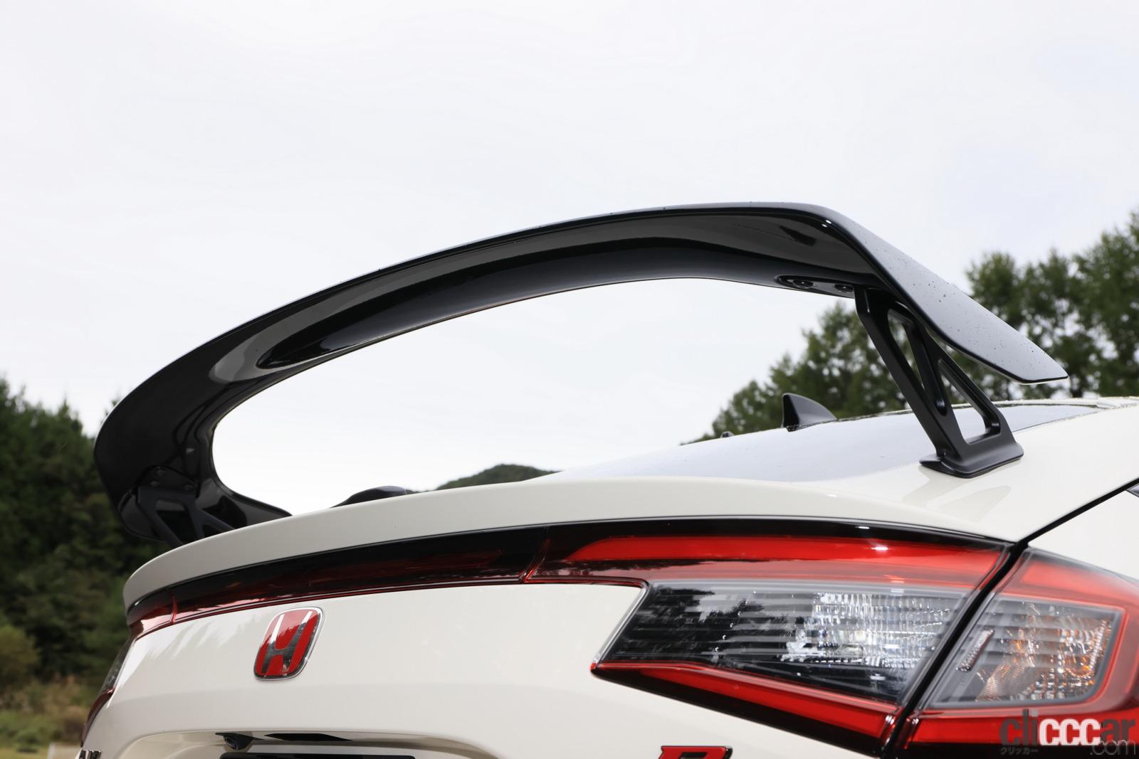 06 画像 元f1ドライバーだったら違いがわかるでしょ ってことで 井出有治にホンダアクセスの ギザギザ 実効空力パーツがホントに効くのか試してもらった Clicccar Com