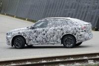 こんなに変わるの？BMW X2次期型、もはやスポーツカーに進化 - Spy shot of secretly tested future car