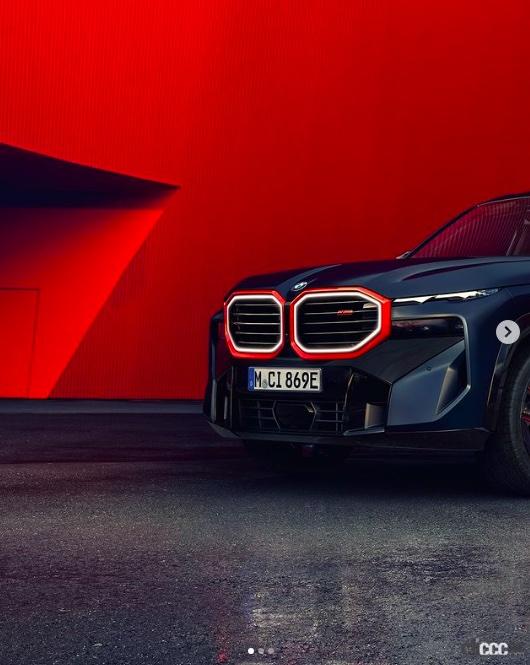 「BMWの新型電動SUV「XM」、超高性能「レーベル・レッド」を公式リーク」の1枚目の画像