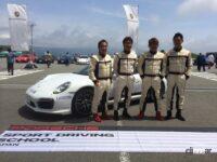 ドライビングスクールインストラクター