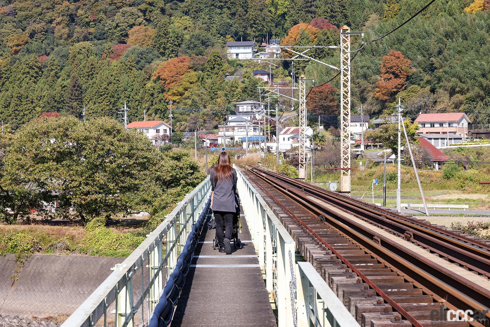 6 画像|電車が超接近して通過する鉄橋を体感してみよう! | clicccar.com