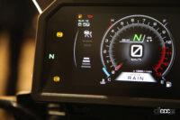 ヤマハ新型トレーサー9GT+のレーダー連携ブレーキとは