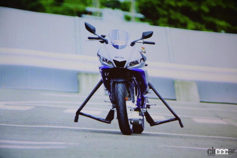 「バイクが立ちゴケしない機構「アムサス」とは？ 発表したヤマハの開発者に聞いてみた」の10枚目の画像